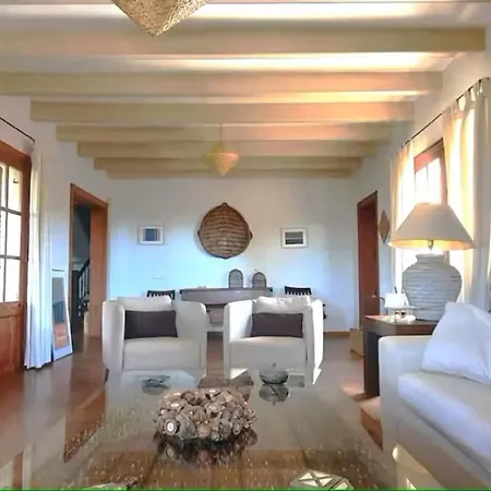 Вилла Tranquil Mallorquin With Private Pool Access *