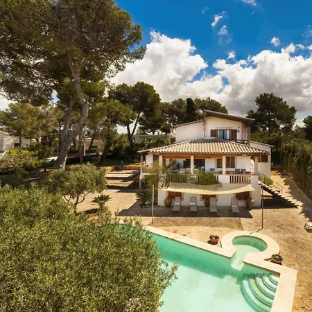 Вилла Tranquil Mallorquin With Private Pool Access *
