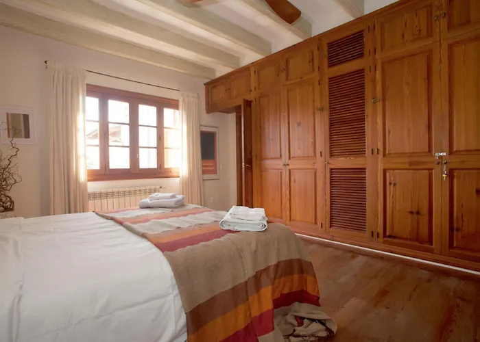 Tranquil Mallorquin With Private Pool Access Villa El Arenal (Mallorca)